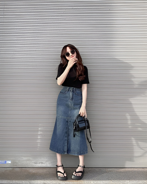 Chân váy jean dài - Items “thống trị” xu hướng Xuân Hè 2023