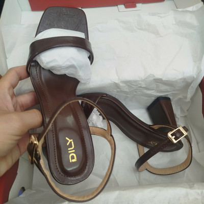 Màu sắc : Nâu / Size : 38