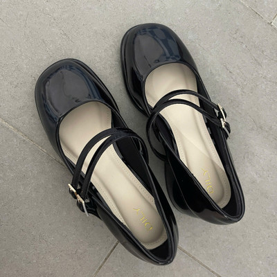 Màu sắc : Đen / Size : 38