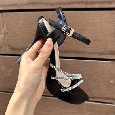 Màu sắc : Đen / Size : 36