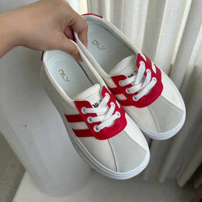 Màu sắc : Đỏ / Size : 37
