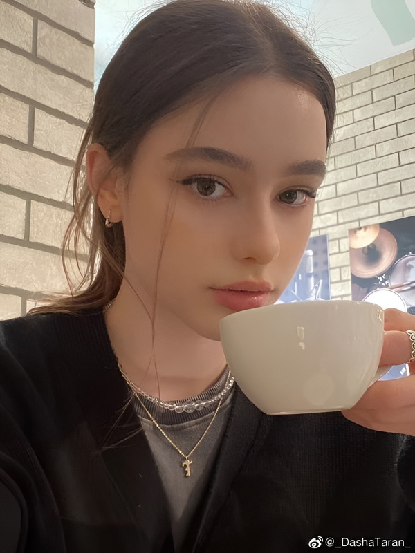 Clean Beauty - Trend makeup thống trị 2023 được phái đẹp mê tít