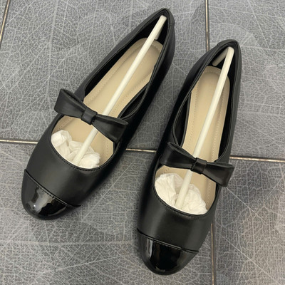 Màu sắc : Đen / Size : 37