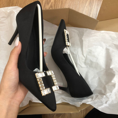 Màu sắc : Đen / Size : 37