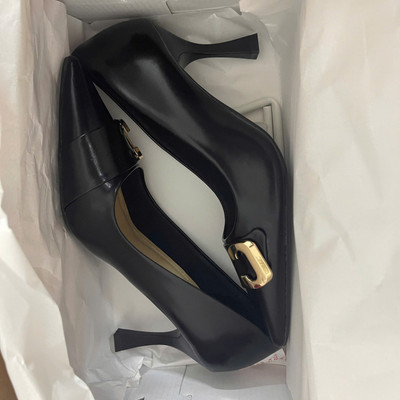 Màu sắc : Đen / Size : 35