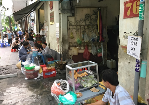 Khám phá hẻm ăn vặt 76 Hai Bà Trưng, những món bạn phải thử