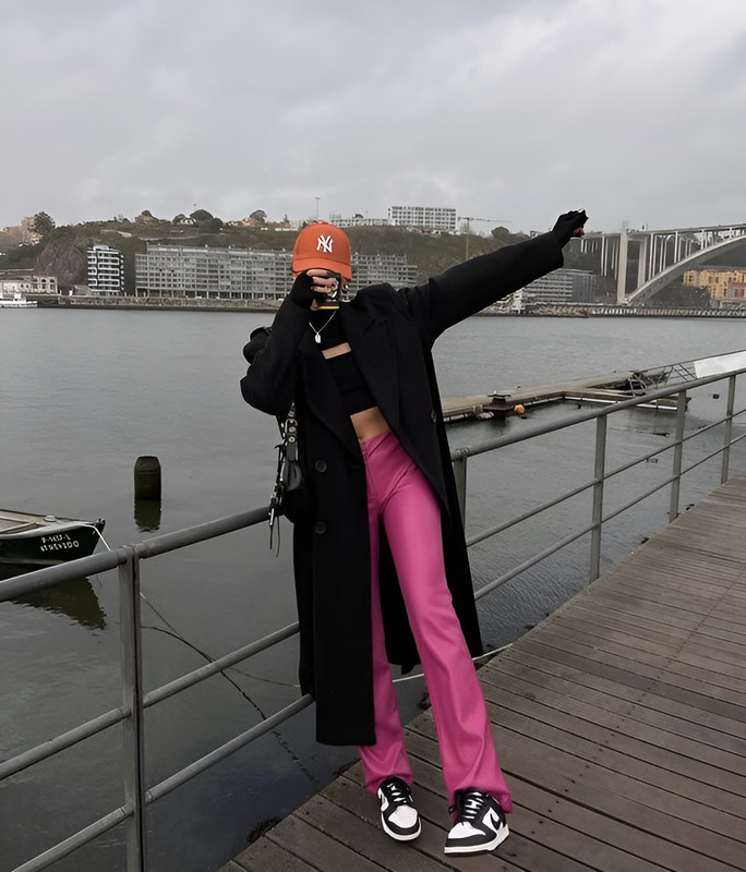 Thời trang công sở với màu sắc của năm 2023 - Viva Magenta