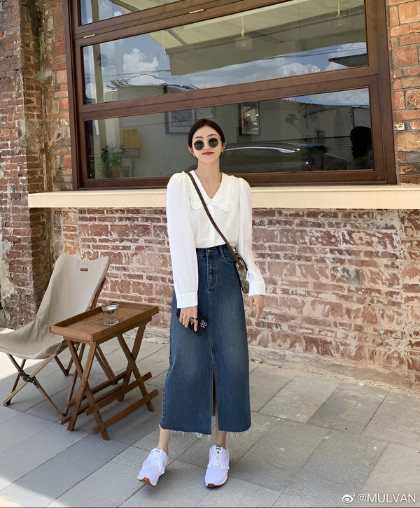 Chân váy jean dài - Items “thống trị” xu hướng Xuân Hè 2023