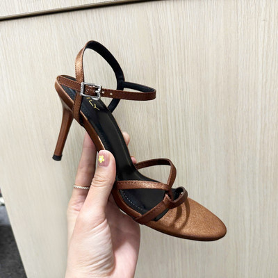 Màu sắc : Nâu / Size : 37