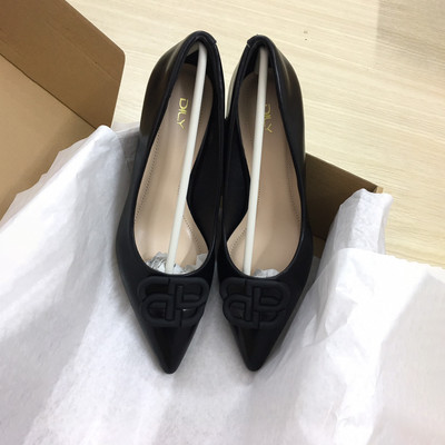 Màu sắc : Đen / Size : 36