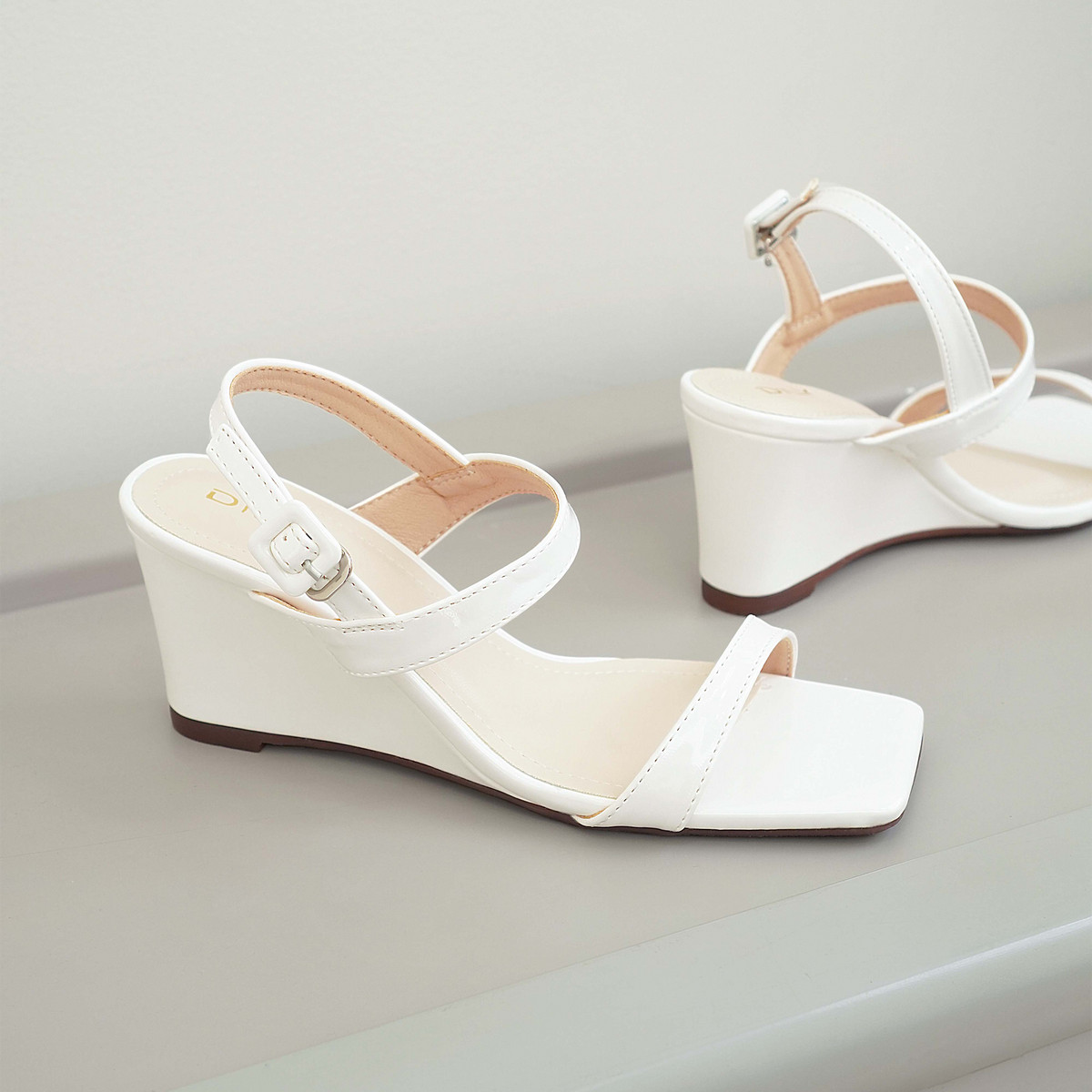 Sandal Đế Xuồng AA0418