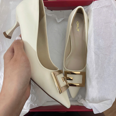 Màu sắc : Kem / Size : 38