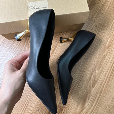 Màu sắc : Đen / Size : 39