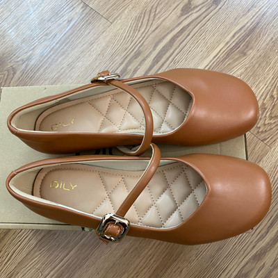 Màu sắc : Nâu / Size : 37