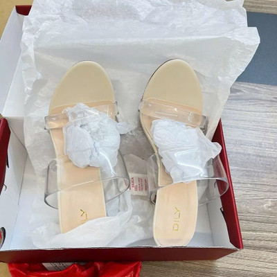 Màu sắc : Kem / Size : 36