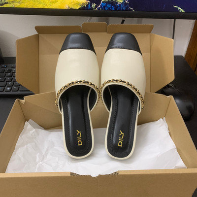 Màu sắc : Trắng Kem / Size : 38