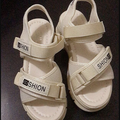 Màu sắc : Trắng / Size : 36