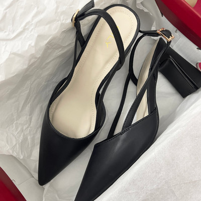 Màu sắc : Đen / Size : 37