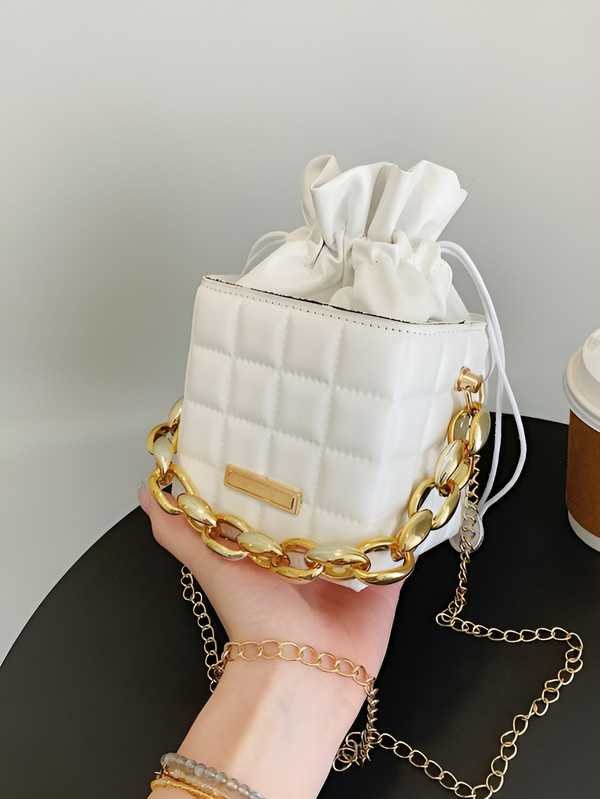 Túi xách nữ - Nàng là fan của túi xách maxi hay túi xách mini?