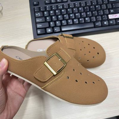 Màu sắc : Nâu / Size : 36