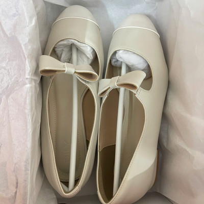 Màu sắc : Trắng Kem / Size : 36