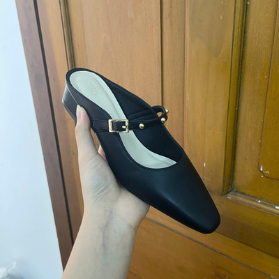 Màu sắc : Đen / Size : 38