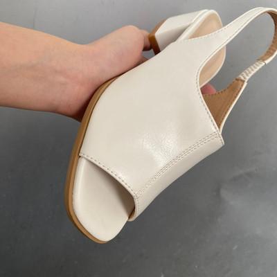 Màu sắc : Trắng Kem/ Size : 38